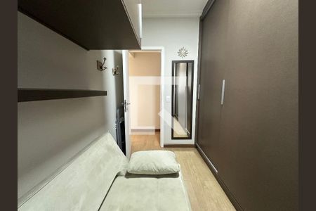 Quarto 1 de apartamento para alugar com 3 quartos, 84m² em Jardim Tupanci, Barueri