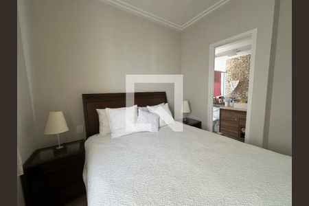 Suíte de apartamento para alugar com 3 quartos, 84m² em Jardim Tupanci, Barueri