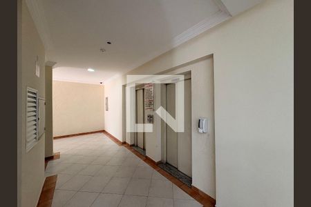 Hall social  de apartamento à venda com 2 quartos, 70m² em Vila Helena, Santo André
