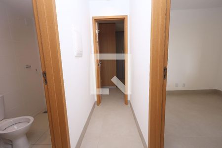 Corredor de apartamento para alugar com 2 quartos, 60m² em Vila Lucy, Goiânia