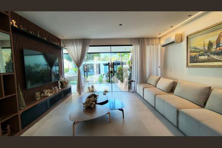 Sala de casa à venda com 3 quartos, 415m² em Barra da Tijuca, Rio de Janeiro