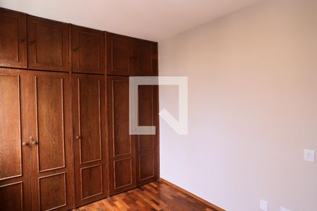 Quarto de apartamento para alugar com 2 quartos, 90m² em Santo Antônio, Belo Horizonte