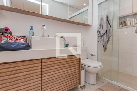 Banheiro da Suíte de apartamento para alugar com 2 quartos, 74m² em Aclimação, São Paulo