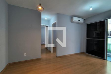 Sala de apartamento para alugar com 2 quartos, 49m² em Pechincha, Rio de Janeiro