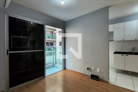 Sala de apartamento para alugar com 2 quartos, 49m² em Pechincha, Rio de Janeiro