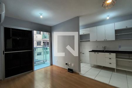 Sala de apartamento para alugar com 2 quartos, 49m² em Pechincha, Rio de Janeiro