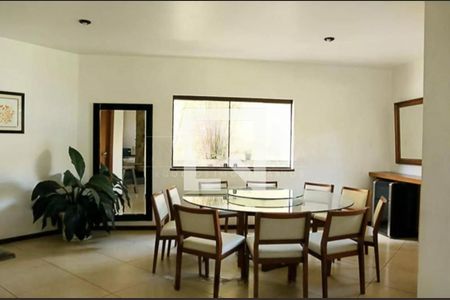 Casa à venda com 4 quartos, 420m² em Interlagos, São Paulo