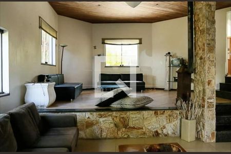 Casa à venda com 4 quartos, 420m² em Interlagos, São Paulo