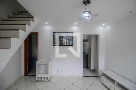 Sala de casa para alugar com 2 quartos, 65m² em Centro, Nilópolis