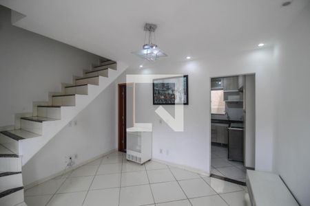 Sala de casa para alugar com 2 quartos, 65m² em Centro, Nilópolis