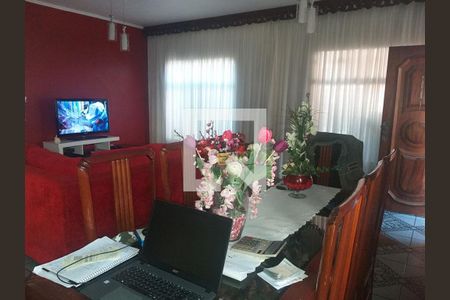 Casa à venda com 3 quartos, 186m² em Jardim Piqueroby, São Paulo