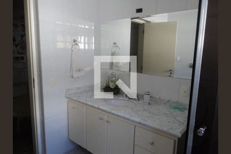 Casa à venda com 5 quartos, 320m² em Vila Santo Estevão, São Paulo