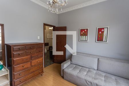 Suíte 1 de casa à venda com 7 quartos, 358m² em Sagrada Família, Belo Horizonte