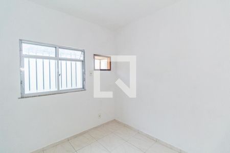 Quarto de casa para alugar com 1 quarto, 55m² em Marechal Hermes, Rio de Janeiro
