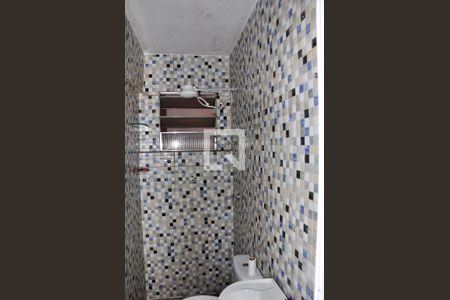Detalhe - Banheiro Social de casa para alugar com 2 quartos, 140m² em Jardim Antartica, São Paulo