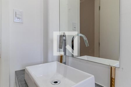 Banheiro de kitnet/studio para alugar com 1 quarto, 37m² em Vila Buarque, São Paulo