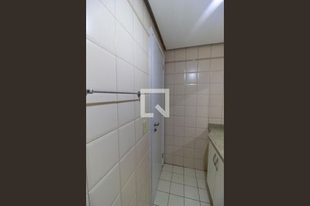 Banheiro social de apartamento à venda com 2 quartos, 70m² em Icaraí, Niterói