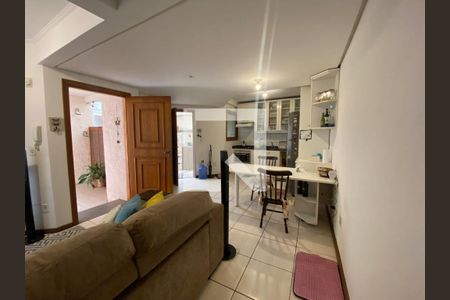 Sala  de casa de condomínio para alugar com 2 quartos, 194m² em Camaquã, Porto Alegre