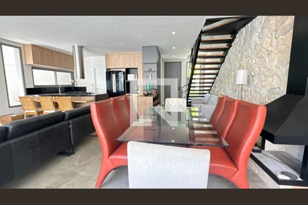Casa à venda com 3 quartos, 200m² em Residencial Tambore III, Santana de Parnaíba