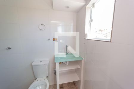 Banheiro de apartamento para alugar com 2 quartos, 45m² em Vila Paranagua, São Paulo