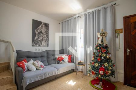 Sala de casa para alugar com 2 quartos, 64m² em Jardim Helga, São Paulo