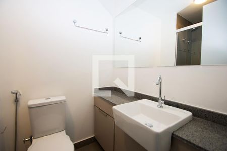 banheiro de kitnet/studio para alugar com 1 quarto, 22m² em Pinheiros, São Paulo