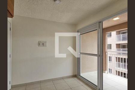 Sala de apartamento para alugar com 2 quartos, 35m² em Parque Industrial Tomas Edson, São Paulo