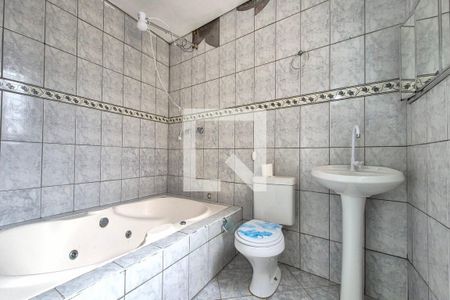 Banheiro da Suíte de casa à venda com 4 quartos, 140m² em Jardim Paranapanema, Campinas