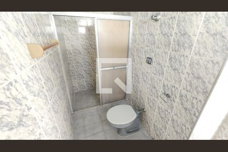 Banheiro Social de casa para alugar com 3 quartos, 250m² em Boqueirão, Santos