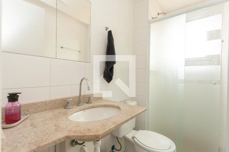 Banheiro da Suíte de apartamento para alugar com 2 quartos, 58m² em Interlagos, São Paulo