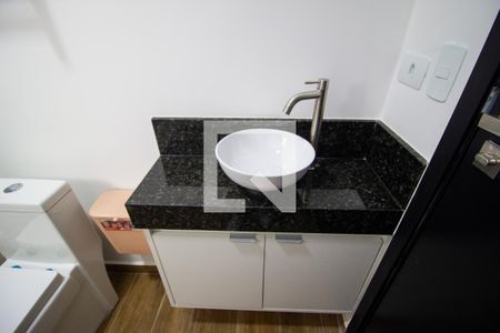 Banheiro de kitnet/studio para alugar com 1 quarto, 30m² em Vila Trujillo, Sorocaba