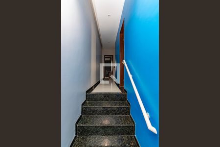 Corredor de casa à venda com 3 quartos, 194m² em Nova Gameleira, Belo Horizonte