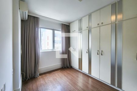 Quarto de apartamento para alugar com 2 quartos, 130m² em Laranjeiras, Rio de Janeiro