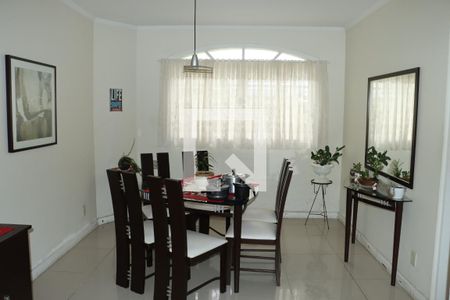 Casa de Condomínio para alugar com 4 quartos, 400m² em Granja Vianna, Cotia