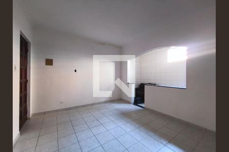 Sala/ Quarto de kitnet/studio para alugar com 1 quarto, 28m² em Liberdade, São Paulo