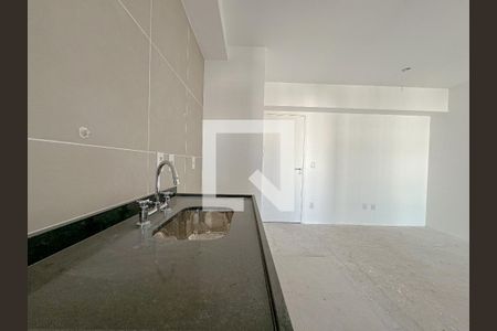 Sala/Cozinha de apartamento à venda com 2 quartos, 61m² em Água Branca, São Paulo