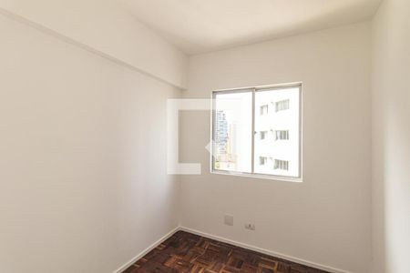 Quarto 1 de apartamento para alugar com 3 quartos, 60m² em Água Verde, Curitiba