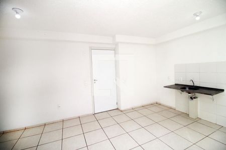 Sala de apartamento para alugar com 2 quartos, 42m² em Pavuna, Rio de Janeiro