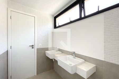 Banheiro da Suíte 1 de apartamento à venda com 2 quartos, 120m² em Marçola, Belo Horizonte