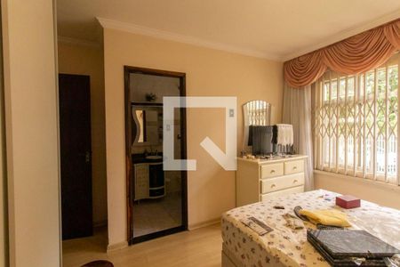 Quarto 1 Suite de casa para alugar com 3 quartos, 130m² em Xaxim, Curitiba