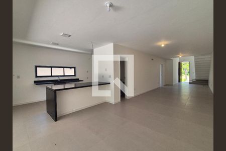 Sala  de casa de condomínio à venda com 4 quartos, 220m² em Vargem Grande, Rio de Janeiro