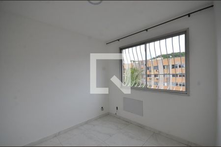 Quarto 1 de apartamento para alugar com 2 quartos, 54m² em Jardim Sulacap, Rio de Janeiro