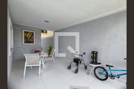 Área Externa de casa de condomínio para alugar com 5 quartos, 280m² em Vargem Pequena, Rio de Janeiro