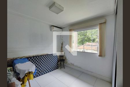 Quarto de casa de condomínio para alugar com 5 quartos, 280m² em Vargem Pequena, Rio de Janeiro