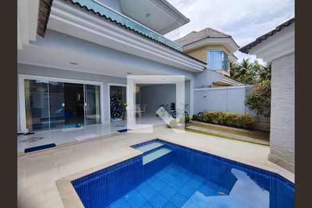 Área Externa de casa de condomínio para alugar com 5 quartos, 200m² em Vargem Pequena, Rio de Janeiro