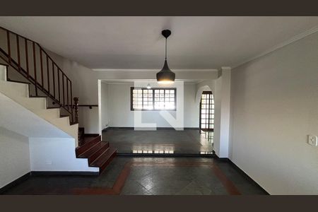 Sala de casa para alugar com 3 quartos, 265m² em Campestre, Santo André