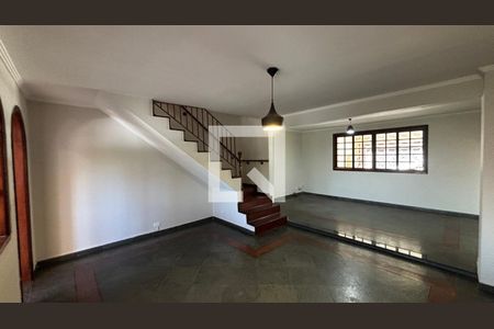 Sala de casa para alugar com 3 quartos, 265m² em Campestre, Santo André