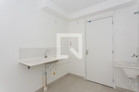 Cozinha de apartamento para alugar com 1 quarto, 28m² em Guaiauna, São Paulo