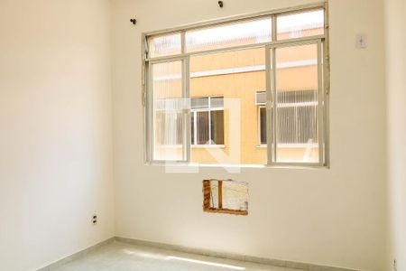 Quarto 1- 2º Pavimento de casa de condomínio para alugar com 3 quartos, 120m² em Quintino Bocaiúva, Rio de Janeiro