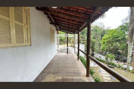 Casa para alugar com 3 quartos, 200m² em Jardim Santa Rita (km 25), Embu das Artes